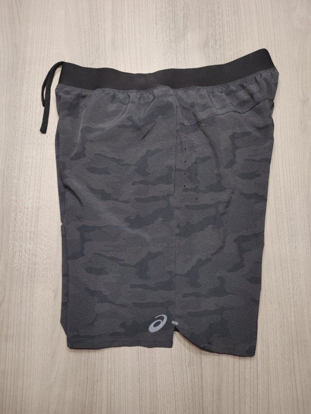 Men's ASICS 9" Running Training Shorts in Black Camo Size M